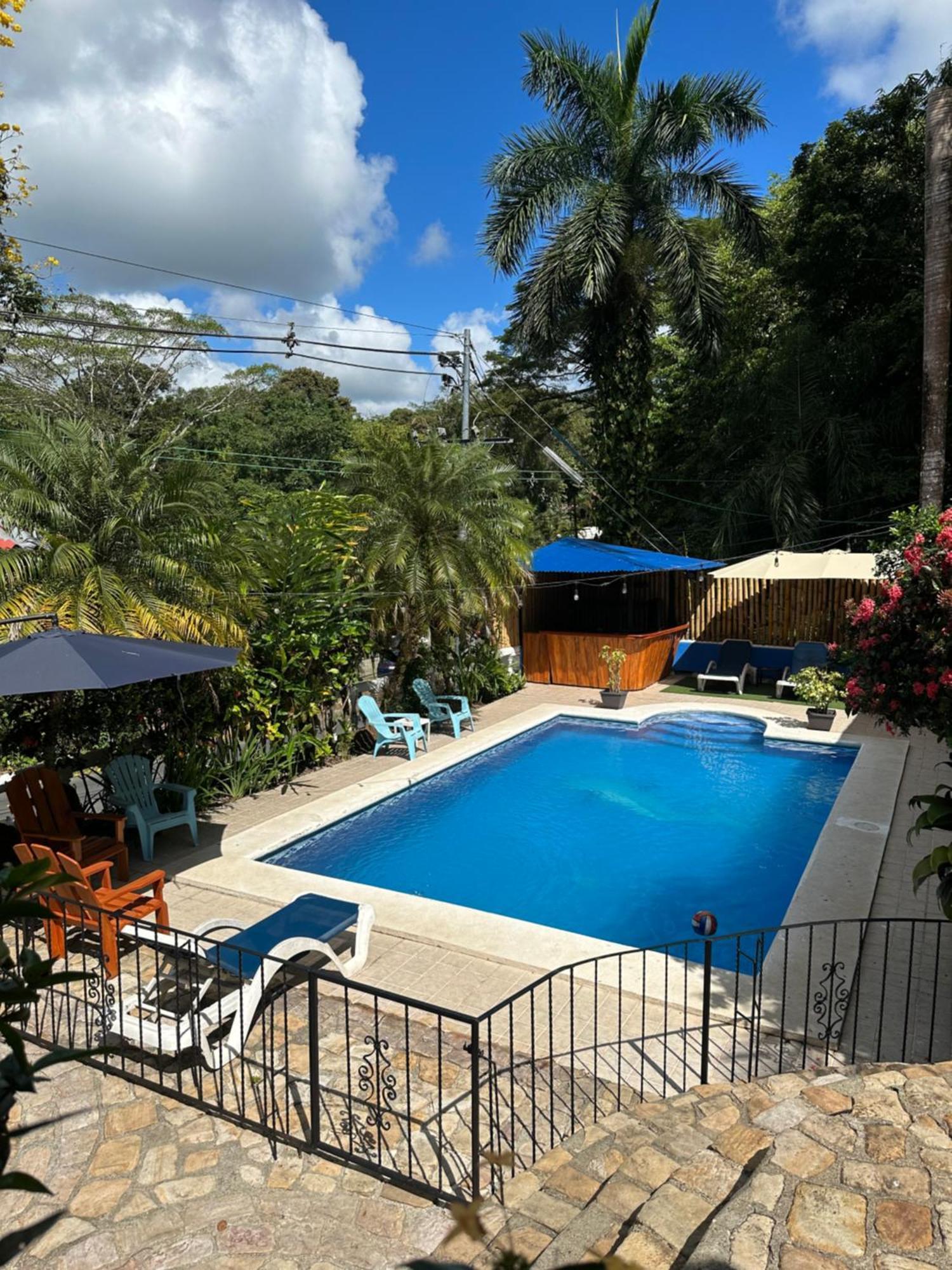 Hospedaje Colibri Manuel Antonio Eksteriør bilde